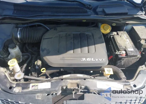 2016 Dodge Grand Caravan Sxt z USA, uszkodzony, nr VIN 2C4RDGCG7GR274728